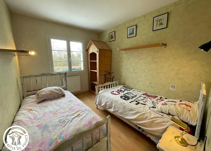 Maison Familiale A Gilles Croix - Animaux Admis - Fr-1-426-603